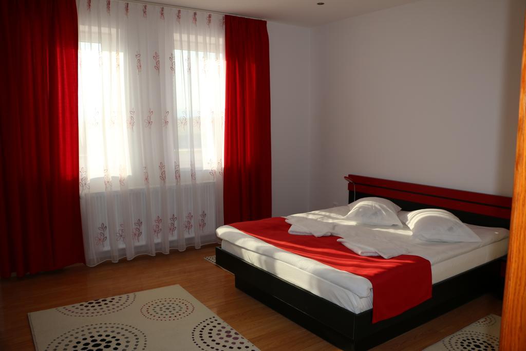 Sanderson Apartments Miercurea Ciuc Phòng bức ảnh